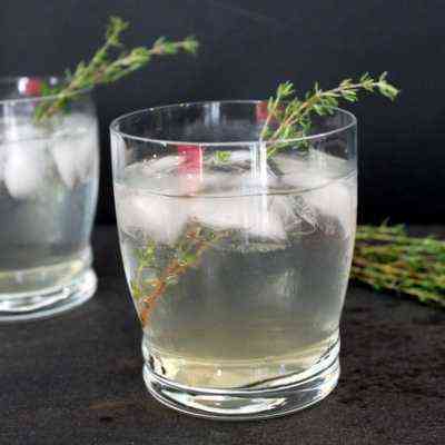 Honey Thyme Gin Tonic 