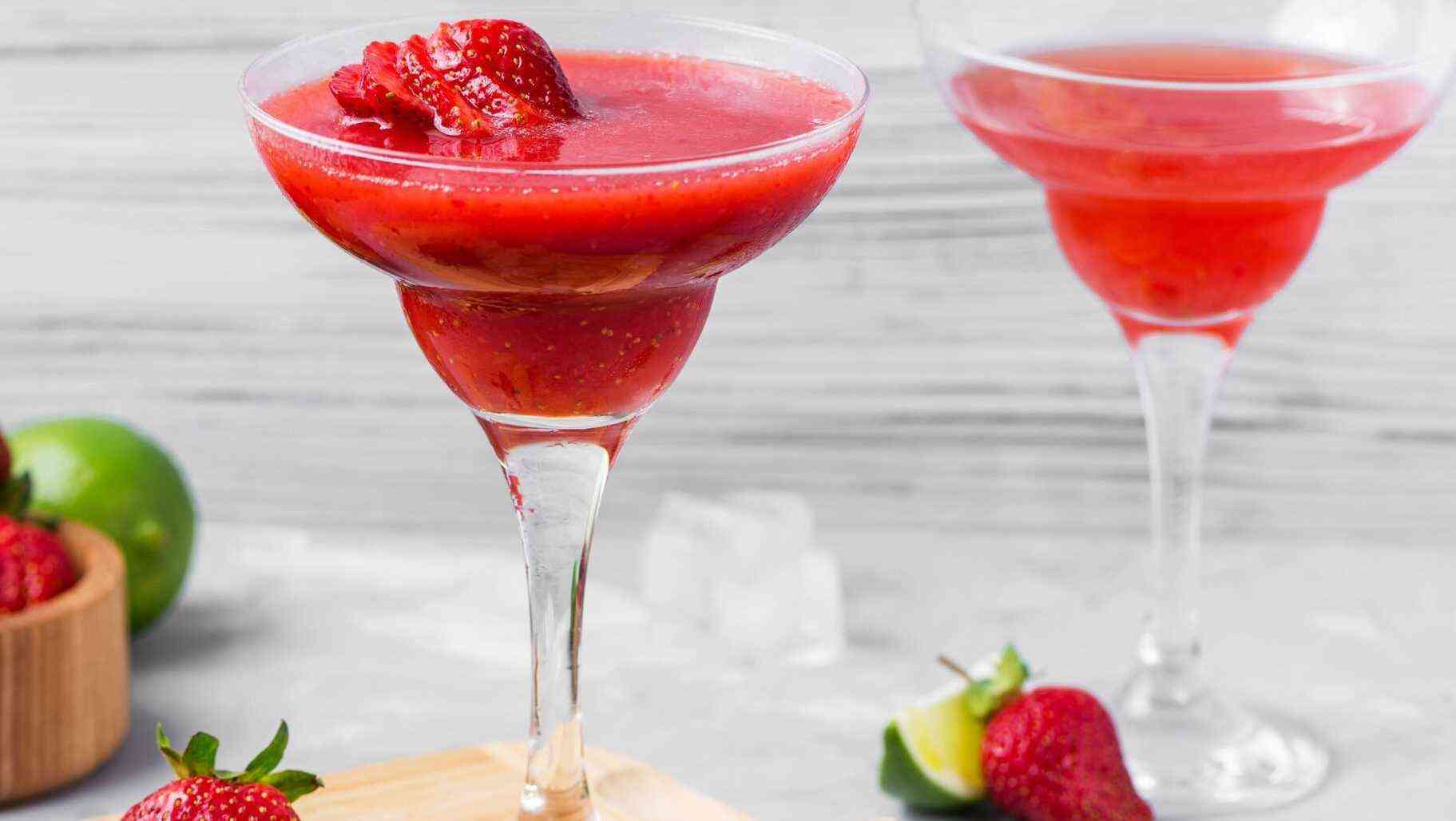 Cropped Strawberry Daiquiri Recipes 759821 13 Preview1 5b05f448ba61770036fbae90.jpeg