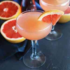 Sparkling Grapefruit Rosé Cocktail